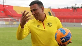 César Farías demanda al Aucas de Ecuador por esta razón