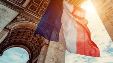 Fundayacucho ofrece becas para estudiar en Francia (+Requisitos)