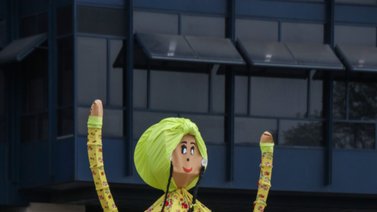 Municipio Libertador se viste de Carnaval con las Madamas del Callao