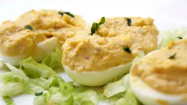 Receta fácil y accesible al bolsillo: huevos rellenos Receta fácil y accesible al bolsillo: huevos rellenos