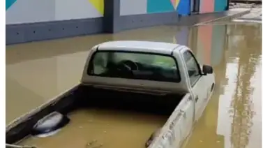 Así resultaron afectados los vecinos de Los Salias por la avería de tubo matriz (+Video) Así resultaron afectados los vecinos de Los Salias por la avería de tubo matriz (+Video)