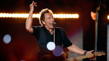 ¿El estadounidense Bruce Springsteen usó playback en la Super Bowl?