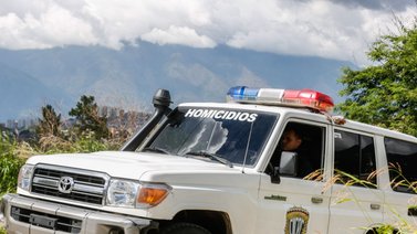 Planificó el asesinato de su pareja con ayuda de su madre