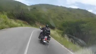 Funcionario exige "licencia especial" a conductor de moto de alta cilindrada (+Video) Funcionario exige "licencia especial" a conductor de moto de alta cilindrada (+Video)