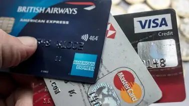 Estadounidenses agotan sus ahorros y aumentan las deudas por créditos Estadounidenses agotan sus ahorros y aumentan las deudas por créditos