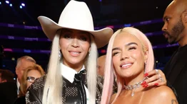 ¿Colaboración en puerta?: Beyoncé y Karol G juntas en los Grammys (+Fotos)