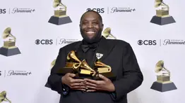 Arrestan a rapero estadounidense tras ganar tres Grammys