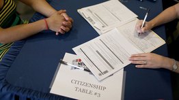 ¿Cómo protegerte de estafas con trámites migratorios?
