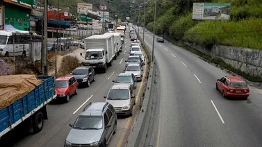 Vehículo volcó en la carretera Panamericana este #2Feb (+VIDEO)