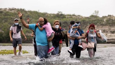 Justicia de Texas podría anular programa de asilo para estos migrantes