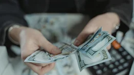 ¿Cuánto dinero necesitas para vivir cómodamente en EEUU?