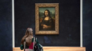 Activistas lanzan sopa contra "La Gioconda" en París (+Video)