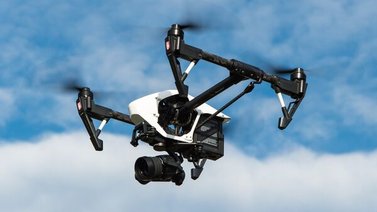 Dron japonés levanta una carga récord con un cable (+Video)