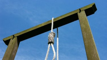 Condenan a muerte a seis personas por complot