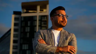 El venezolano Carlos Gandica muestra su emoción por el magazine que conduce El venezolano Carlos Gandica muestra su emoción por el magazine que conduce