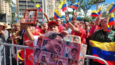 El PSUV salió a las calles de Caracas con su "furia bolivariana" (+FOTOS) El PSUV salió a las calles de Caracas con su "furia bolivariana" (+FOTOS)