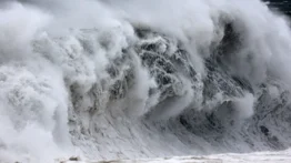 Olas destrozan varias zonas en las Islas Marshall