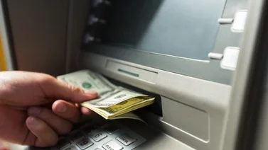 Lo bueno y lo malo de sacar efectivo con una tarjeta de crédito en EEUU