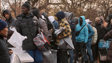 Nueva York impone toque de queda en algunos refugios de migrantes