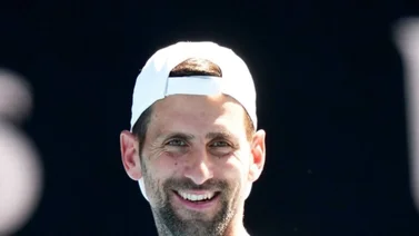 Djokovic supera sus problemas físicos y ya entrena en Australia (+Video)