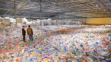 Este país recolectó más de tres millones de botellas plásticas (+Detalles)