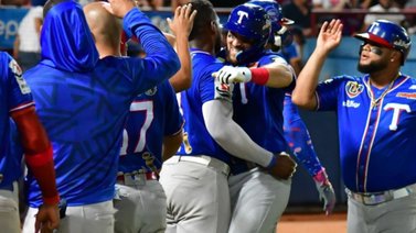 Tiburones maniató a Bravos y sigue invicto