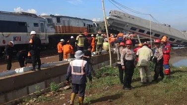 Reportan choque de trenes en Indonesia