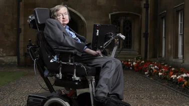 Así fue capturado Stephen Hawking en fiesta de Jeffrey Epstein (+fotos)
