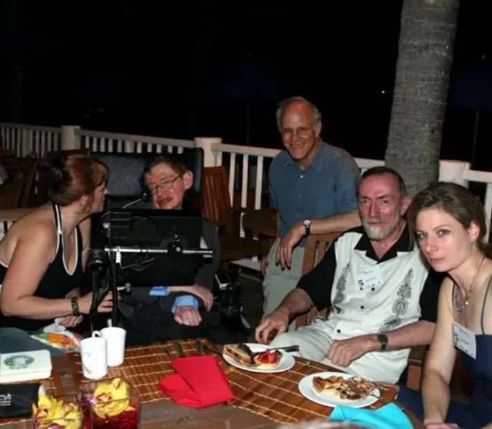 Así fue capturado Stephen Hawking en fiesta de Jeffrey Epstein (+fotos) Así fue capturado Stephen Hawking en fiesta de Jeffrey Epstein (+fotos)
