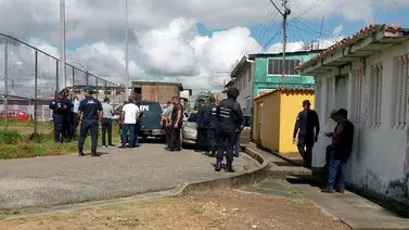Dos hombres murieron cuando intentaban robar a un policía Dos hombres murieron cuando intentaban robar a un policía