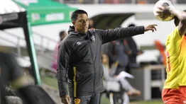 César Farías tomó una decisión con Águilas Doradas