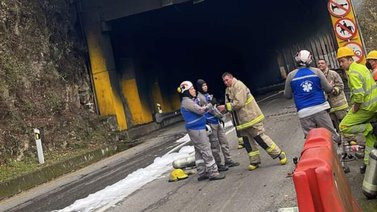 Murió el chofer del camión que explotó en túnel de Quebrada Blanca