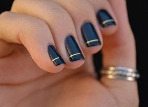 Manicure elegante para terminar el año Manicure elegante para terminar el año