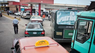 Transportistas piden controlar distribución de combustible en Aragua