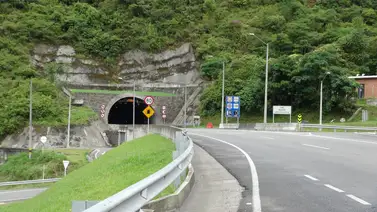 Colombia| Un herido tras explosión de camión en túnel de Quebrada Blanca Colombia| Un herido tras explosión de camión en túnel de Quebrada Blanca