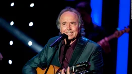 Español Joan Manuel Serrat celebra sus 80 años rodeado de buena música