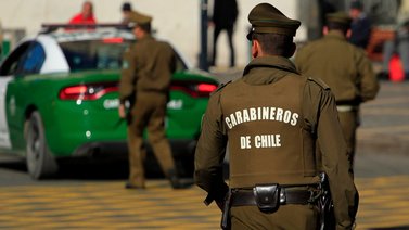 Conductor ebrio arrolla a seis niños en caravana navideña