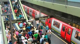 ATENTOS | Así hurtan durante la "hora pico" en el Metro de Caracas (+Video)