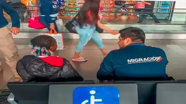 Abandonan a dos niños africanos en El Dorado Abandonan a dos niños africanos en El Dorado