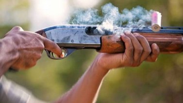 Le disparó en el rostro a su pareja por terminar la relación