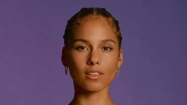 Alicia Keys sorprende con un espectáculo en el metro de Londres (+Video)