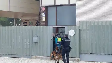 Colegios cierran tras alerta de bomba en toda España Colegios cierran tras alerta de bomba en toda España