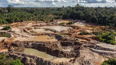 Fallecen dos personas mientras practicaban la minería ilegal