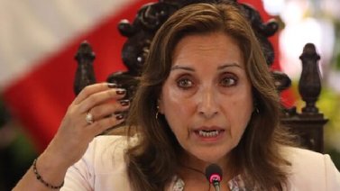 Congresistas firman moción de destitución contra Boluarte