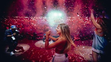 Corina Smith ilumina la noche caraqueña con su Tour "Triste pero siempre mami"