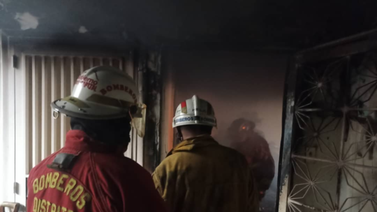 AHORA: Confirman dos muertos en el incendio de Los Palos Grandes: Un exmagistrado entre las víctimas