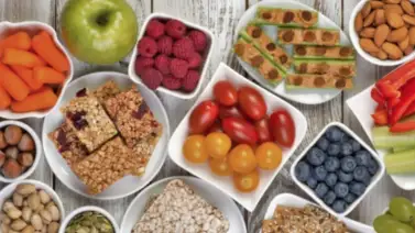 Estos alimentos sí son saludables para comer entre comidas Estos alimentos sí son saludables para comer entre comidas