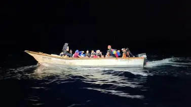 Mueren migrantes venezolanos tras volcar la lancha en la que viajaban Mueren migrantes venezolanos tras volcar la lancha en la que viajaban