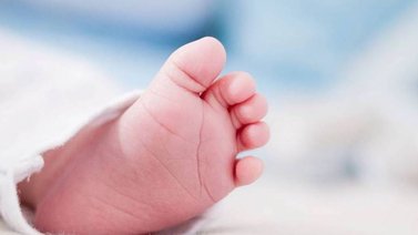 Abren investigación a clínica por extrañas quemaduras en el cuerpo de un bebé