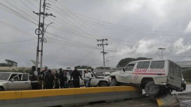 Dos detenidos deja persecución policial este #8Dic